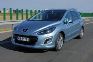 Peugeot 308 SW 1,6 e-HDI zużywa średnio około 6,5 litra oleju napędowego na 100 km/h. Fot. Moto.wieszjak.pl Peugeot 308 SW 1,6 e-HDI zużywa średnio około 6,5 litra oleju napędowego na 100 km/h. Fot. Moto.wieszjak.pl