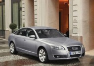 4. Audi A6 wskoczyło z miejsca 5 w 2011 roku, na miejsce 4 w 2012. Od początku 2012 roku do końca września 2012 roku zniknęło 332 sztuki tego auta. Wcześniej na czwartym miejscu był Seat Leon, który teraz wylądował na miejscu siódmym. Fot. Audi A6 Quattro 4. Audi A6 wskoczyło z miejsca 5 w 2011 roku, na miejsce 4 w 2012. Od początku 2012 roku do końca września 2012 roku zniknęło 332 sztuki tego auta. Wcześniej na czwartym miejscu był Seat Leon, który teraz wylądował na miejscu siódmym. Fot. Audi A6 Quattro