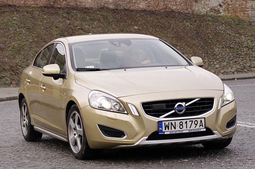 Volvo S60 2.0T przód fot. Maciej Medyj