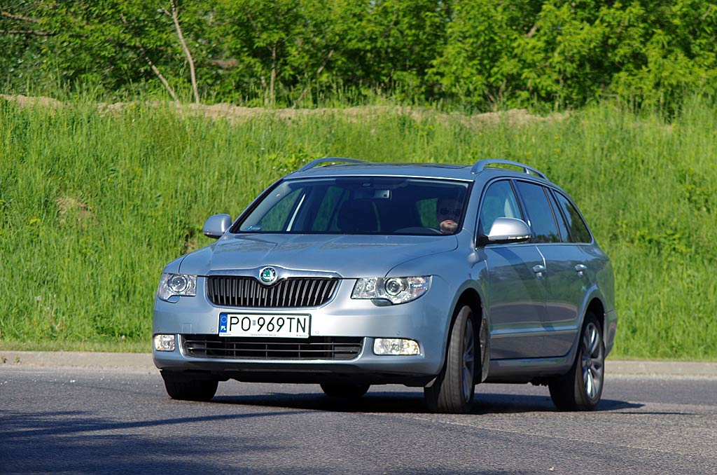 Skoda Superb -przód
