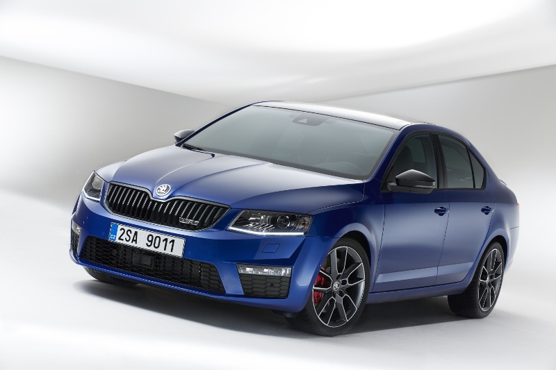 Skoda Octavia III RS dysponuje mocą 220 KM co pozwala przyspieszyć jej 0-100 km/h w 6,8 sekundy!